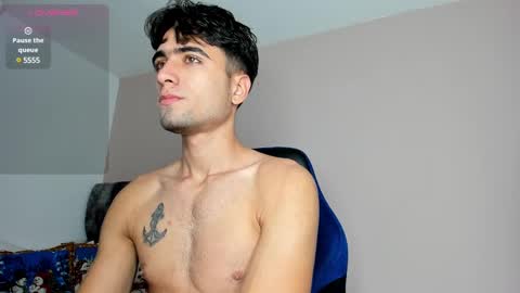 Snapshot of tom_walton chatting on January 4, 10:27 am tom online show from January 4, 10:27 am