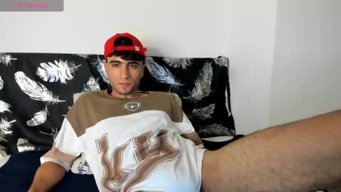 Snapshot of tom_walton chatting on February 9, 1:22 am tom online show from February 9, 1:22 am