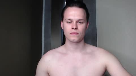 Snapshot of tom_y_ chatting on October 25, 12:13 pm Tom online show from October 25, 12:13 pm