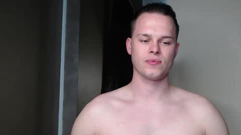 Snapshot of tom_y_ chatting on November 3, 6:09 pm Tom online show from November 3, 6:09 pm