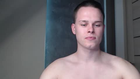 Snapshot of tom_y_ chatting on November 9, 12:14 pm Tom online show from November 9, 12:14 pm