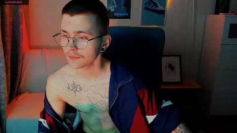 tomas_norton online show from April 8, 8:42 pm