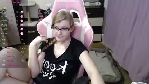 tomato_tease online show from October 27, 4:00 pm