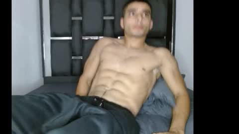 tomaz_18 online show from January 18, 3:32 am