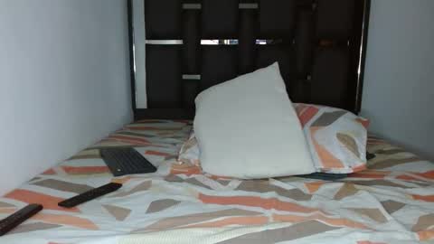 tomaz_18 online show from February 1, 4:00 am