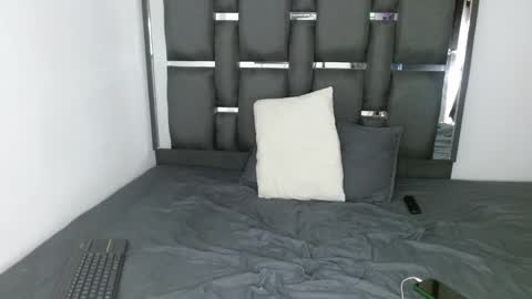 tomaz_18 online show from March 15, 12:27 am