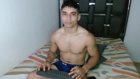 tomaz_18 online show from April 8, 10:21 pm
