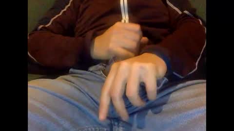 Snapshot of tombi125 chatting on January 11, 7:16 pm tombi125 online show from January 11, 7:16 pm