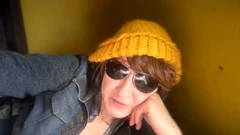 tomboy_titties online show from January 1, 7:32 pm