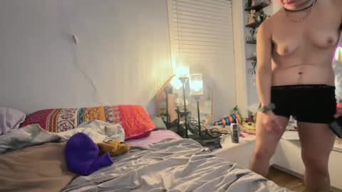 tomboy_titties online show from October 11, 7:18 am