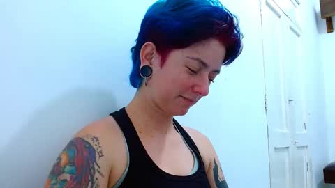 Snapshot of tomboyblue chatting on March 21, 1:43 am Blue online show from March 21, 1:43 am