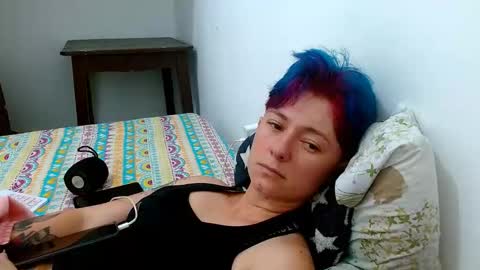 Snapshot of tomboyblue chatting on March 24, 6:35 pm Blue online show from March 24, 6:35 pm