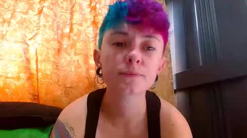 Snapshot of tomboyblue chatting on May 23, 4:44 pm Blue online show from May 23, 4:44 pm