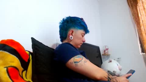 Snapshot of tomboyblue chatting on June 10, 5:56 pm Blue online show from June 10, 5:56 pm