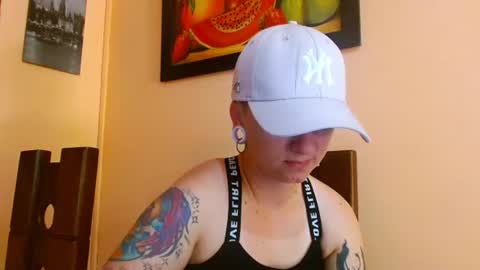 Snapshot of tomboyblue chatting on July 10, 4:20 pm Blue online show from July 10, 4:20 pm