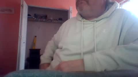 Snapshot of tomcat4848 chatting on April 14, 6:03 pm tomcat4848 online show from April 14, 6:03 pm