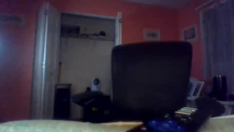 Snapshot of tomcat4848 chatting on April 21, 1:42 am tomcat4848 online show from April 21, 1:42 am