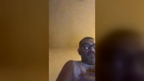 Snapshot of tomcop11111 chatting on July 9, 2:48 am tomcop11111 online show from July 9, 2:48 am