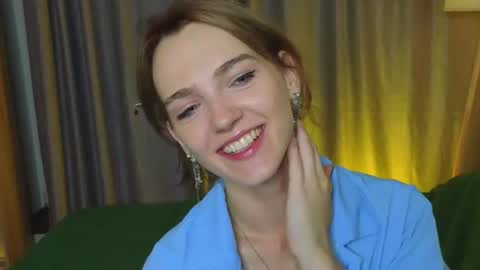 Snapshot of tomikavilandre chatting on July 13, 7:16 pm Lana online show from July 13, 7:16 pm
