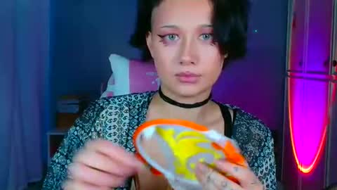 Snapshot of tommioo7 chatting on February 3, 6:22 am Galadriel online show from February 3, 6:22 am