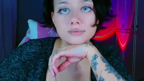 Snapshot of tommioo7 chatting on February 14, 7:10 pm Galadriel online show from February 14, 7:10 pm