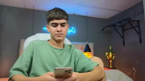 Snapshot of tommy18__ chatting on February 19, 7:06 am Tommy online show from February 19, 7:06 am