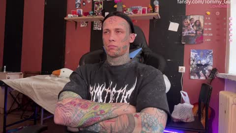 Snapshot of tommy__gun_ chatting on December 16, 11:44 am Tommy and Katana online show from December 16, 11:44 am