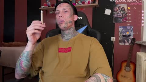 Snapshot of tommy__gun_ chatting on December 19, 2:46 pm Tommy and Katana online show from December 19, 2:46 pm