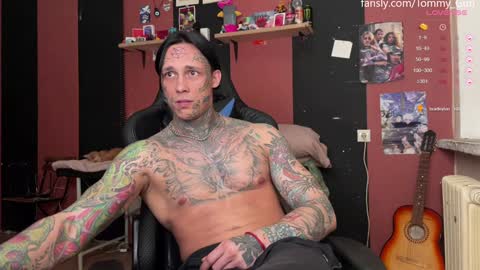 Snapshot of tommy__gun_ chatting on December 22, 1:44 pm Tommy and Katana online show from December 22, 1:44 pm