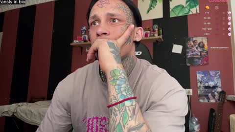 Snapshot of tommy__gun_ chatting on December 23, 12:19 pm Tommy and Katana online show from December 23, 12:19 pm