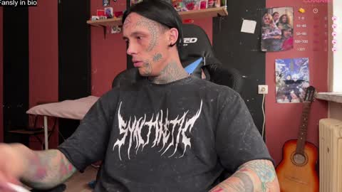 Snapshot of tommy__gun_ chatting on December 26, 12:05 pm Tommy and Katana online show from December 26, 12:05 pm