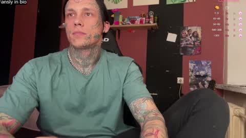 Snapshot of tommy__gun_ chatting on December 28, 4:20 pm Tommy and Katana online show from December 28, 4:20 pm