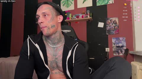 Snapshot of tommy__gun_ chatting on December 29, 5:33 pm Tommy and Katana online show from December 29, 5:33 pm