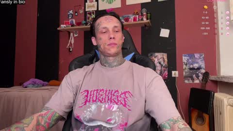 Snapshot of tommy__gun_ chatting on January 4, 6:09 pm Tommy and Katana online show from January 4, 6:09 pm