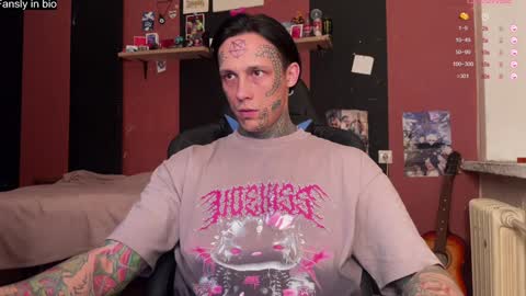 Snapshot of tommy__gun_ chatting on January 5, 6:35 pm Tommy and Katana online show from January 5, 6:35 pm