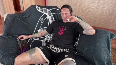 Snapshot of tommy__gun_ chatting on January 29, 9:23 am Tommy and Katana online show from January 29, 9:23 am