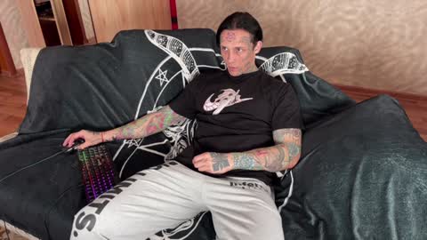 Snapshot of tommy__gun_ chatting on February 4, 10:10 am Tommy and Katana online show from February 4, 10:10 am