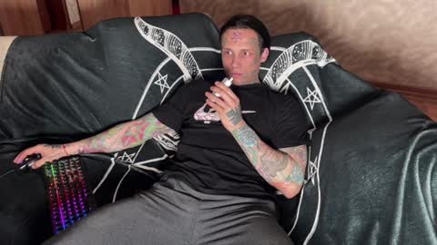 Snapshot of tommy__gun_ chatting on February 4, 4:39 pm Tommy and Katana online show from February 4, 4:39 pm