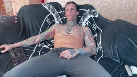 Snapshot of tommy__gun_ chatting on February 10, 11:04 am Tommy and Katana online show from February 10, 11:04 am