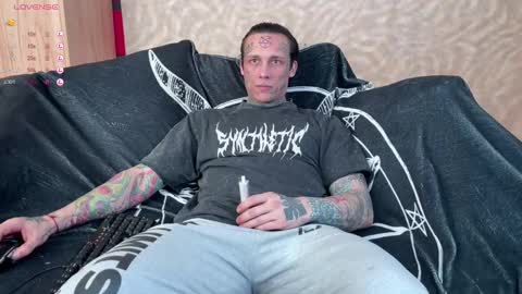 Snapshot of tommy__gun_ chatting on February 19, 10:12 am Tommy and Katana online show from February 19, 10:12 am