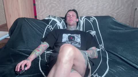 Snapshot of tommy__gun_ chatting on March 5, 6:44 am Tommy and Katana online show from March 5, 6:44 am