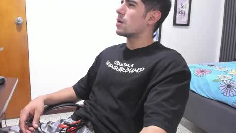 Snapshot of tommy_badboyy chatting on April 30, 6:47 pm Tommy online show from April 30, 6:47 pm