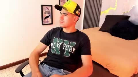 Snapshot of tommy_badboyy chatting on May 9, 6:35 pm Tommy online show from May 9, 6:35 pm