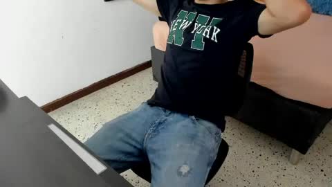 Snapshot of tommy_badboyy chatting on May 20, 11:16 am Tommy online show from May 20, 11:16 am