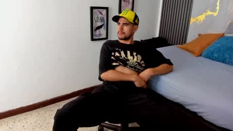Snapshot of tommy_badboyy chatting on May 21, 11:06 am Tommy online show from May 21, 11:06 am