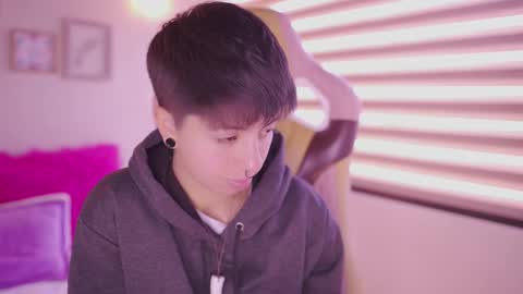 Blue  online show from March 6, 1:18 pm