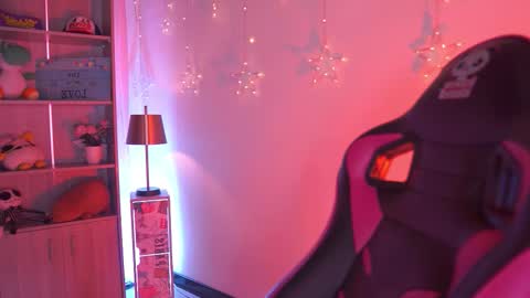 Blue  online show from March 21, 1:48 pm