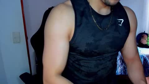 Snapshot of tommy_bred chatting on February 11, 8:25 pm Twitter BreddTommy IG tommy bredd online show from February 11, 8:25 pm