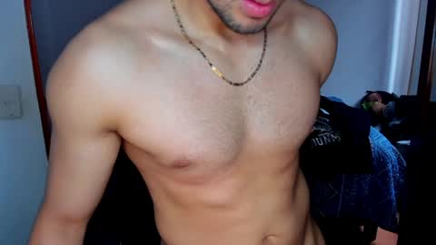 Snapshot of tommy_bred chatting on April 11, 4:44 pm Twitter BreddTommy IG tommy bredd online show from April 11, 4:44 pm