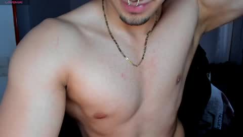Snapshot of tommy_bred chatting on May 25, 6:36 pm Twitter BreddTommy IG tommy bredd online show from May 25, 6:36 pm